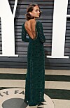 På Vanity Fairs Oscarsparty 2017 valde Alicia Vikander en grön klänning signerad Louis Vuitton.