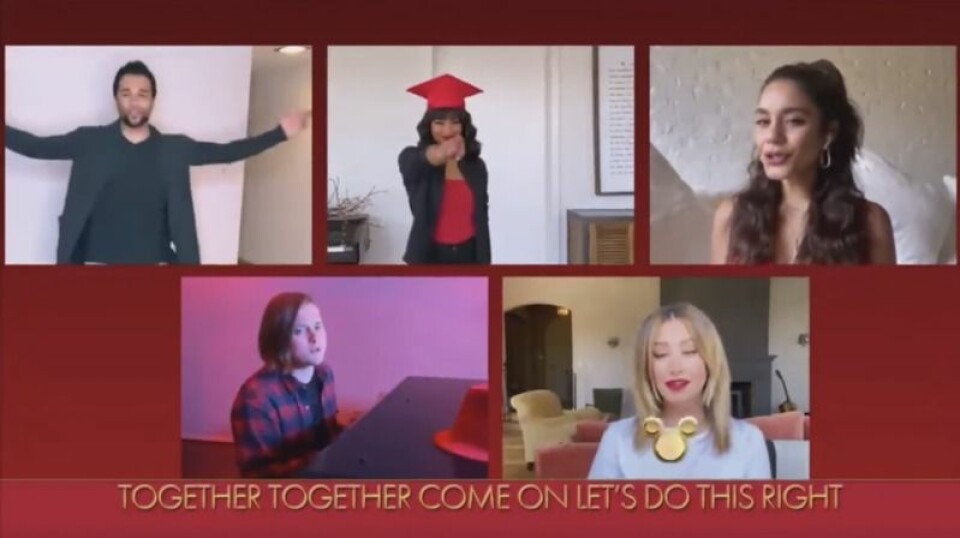 Nästan hela gänget från High School Musical rev av låten We’re All in This Together. Foto: Youtube. Nästan hela gänget från High School Musical rev av låten We’re All in This Together. Foto: Youtube.