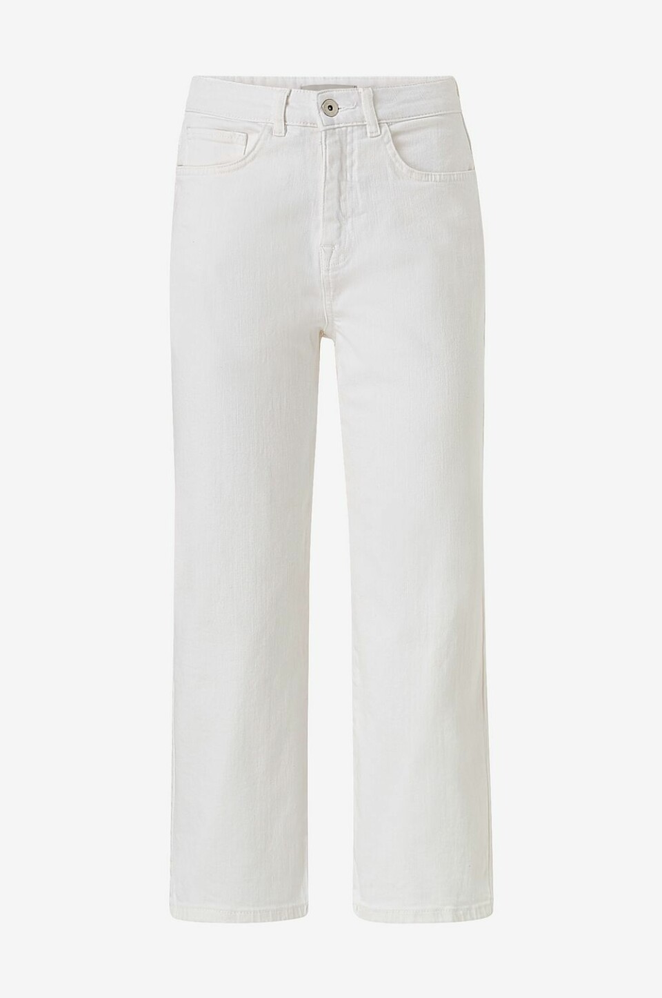 Trendiga vita jeans i olika prisklasser till våren 2020