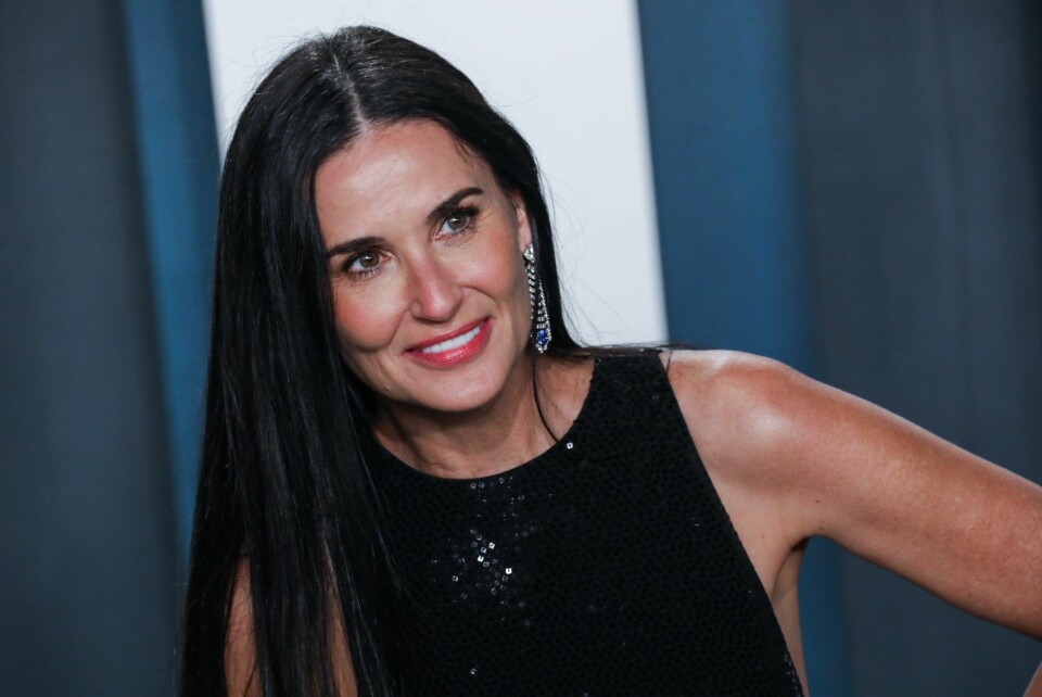 Demi Moore valde att behålla ex-makens efternamn, och tuffa till sitt förnamn. Demi Moore valde att behålla ex-makens efternamn, och tuffa till sitt förnamn.