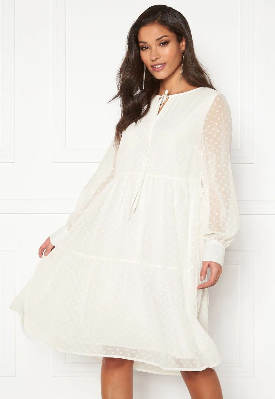 Vita klänningar till sommaren 2020 – 21 trendköp