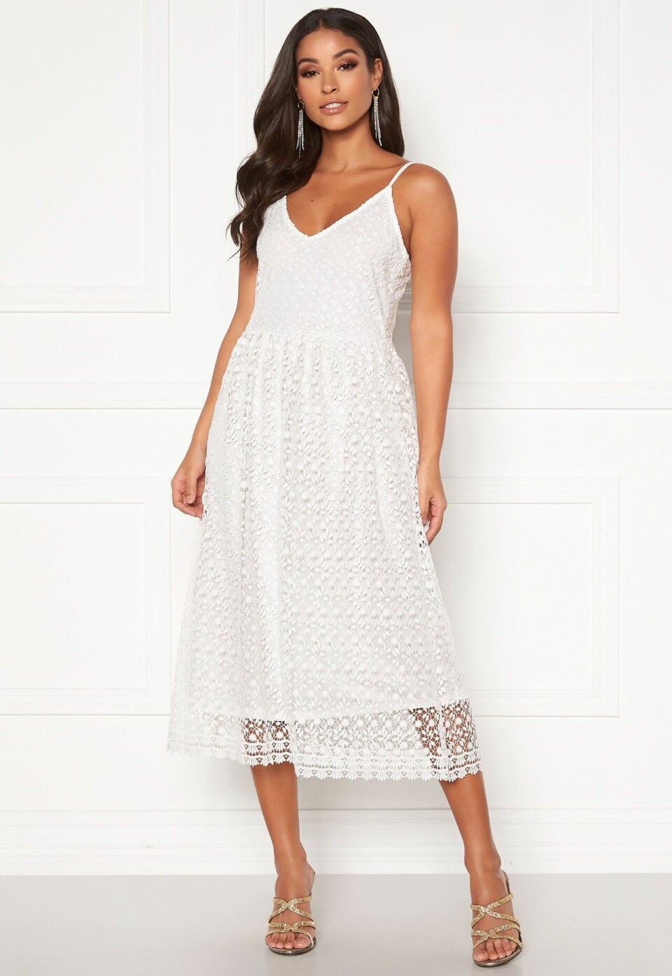 Vita klänningar till sommaren 2020 – 21 trendköp