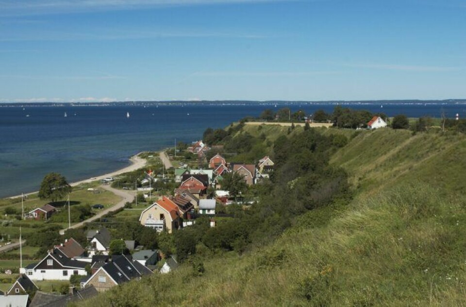 Ön bjuder på skånsk-dansk natur. Ön bjuder på skånsk-dansk natur.