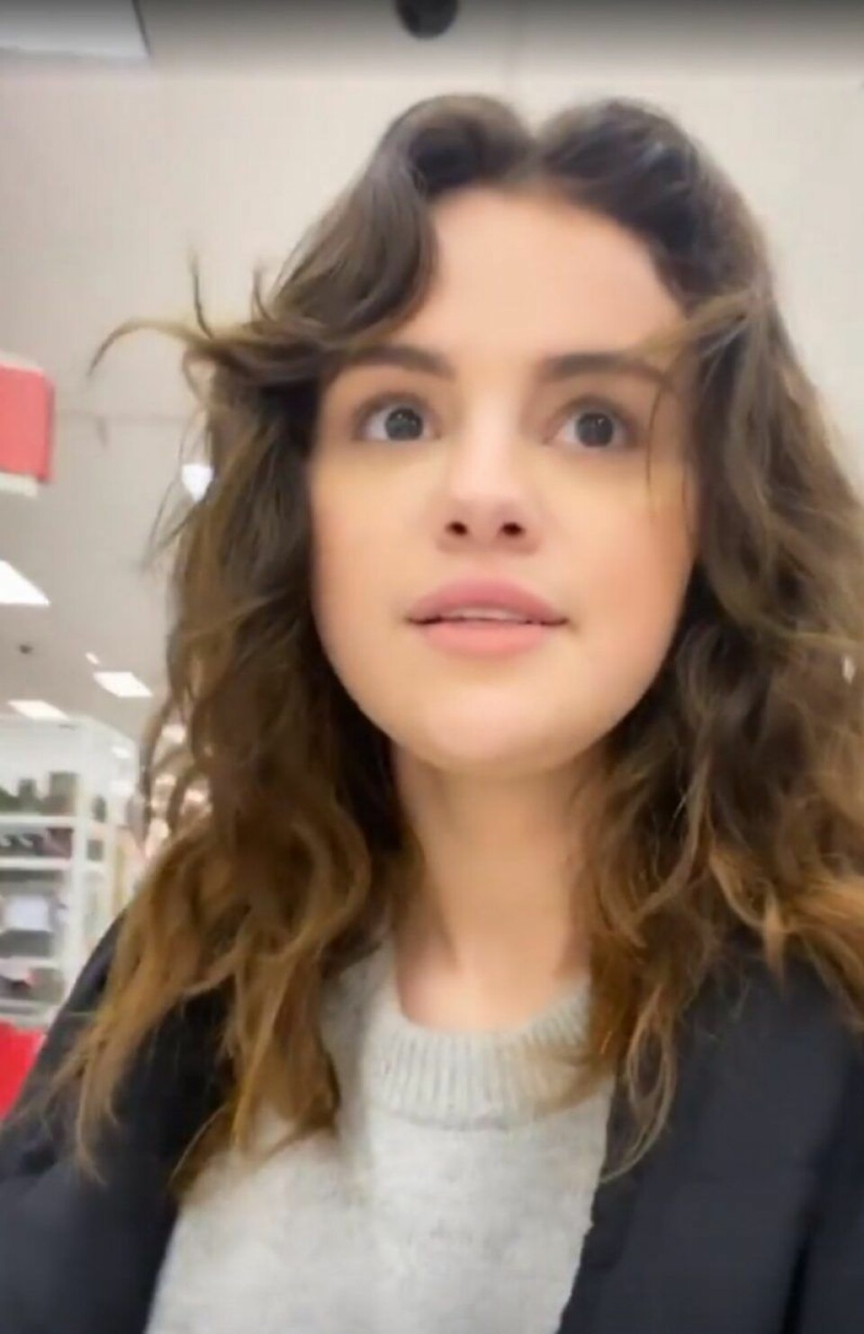 Selena Gomez under karantän. Selena Gomez under karantän.