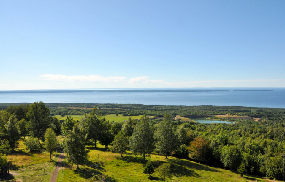 Ta tåget och upptäck Sveriges största sjö från vackra Kinnekulle. Ta tåget och upptäck Sveriges största sjö från vackra Kinnekulle.