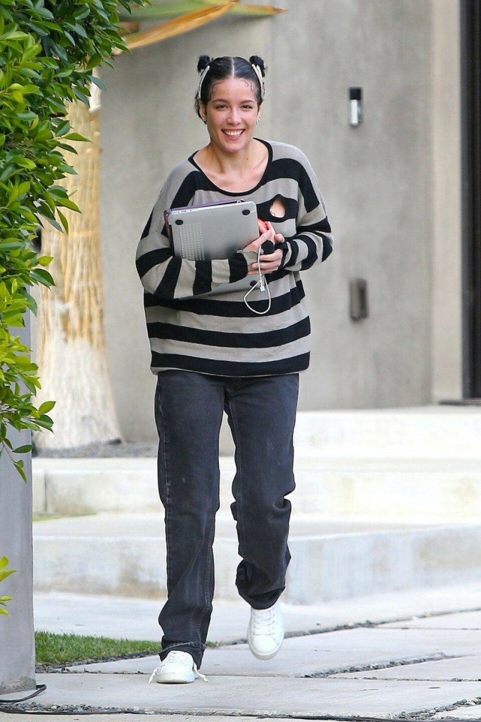 Halsey under karantän. Halsey under karantän.