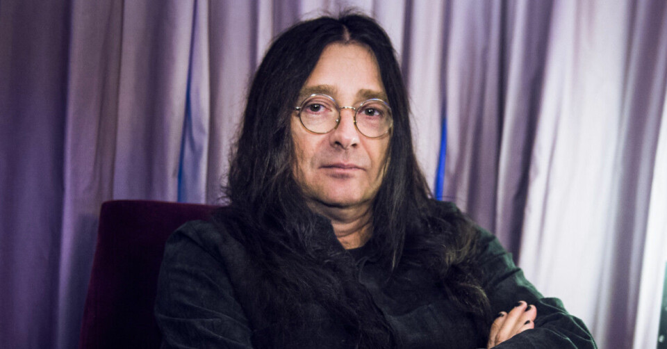 Jonas Åkerlund regisserar dramaserien Clark på Netflix. Jonas Åkerlund regisserar dramaserien Clark på Netflix.