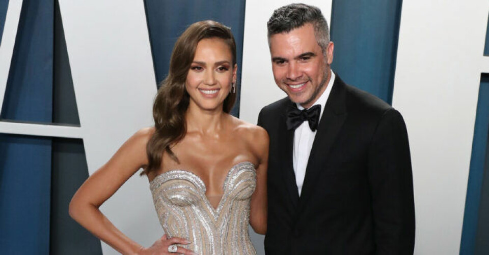 Jessica Alba och Cash Warren är lika kära än. Jessica Alba och Cash Warren är lika kära än.