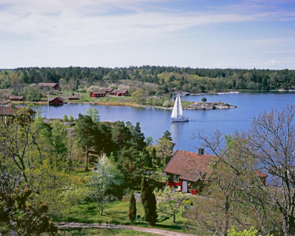Sävö och skärgården utanför Trosa är vacker för vandring, bad eller hajk. Sävö och skärgården utanför Trosa är vacker för vandring, bad eller hajk.