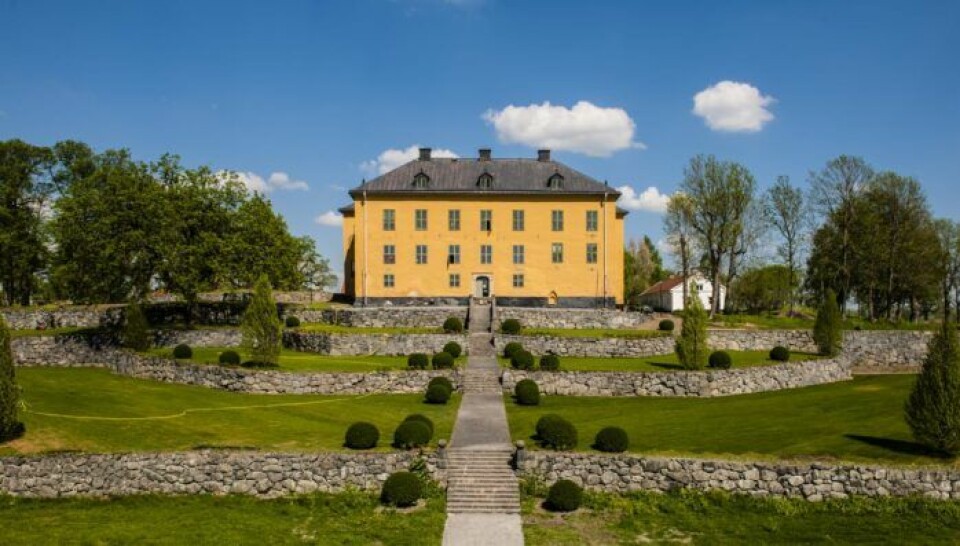 I närheten av Sigtuna ligger Wenngarns slott med en tillhörande liten by, perfekt för en dagstur från Stockholm. I närheten av Sigtuna ligger Wenngarns slott med en tillhörande liten by, perfekt för en dagstur från Stockholm.