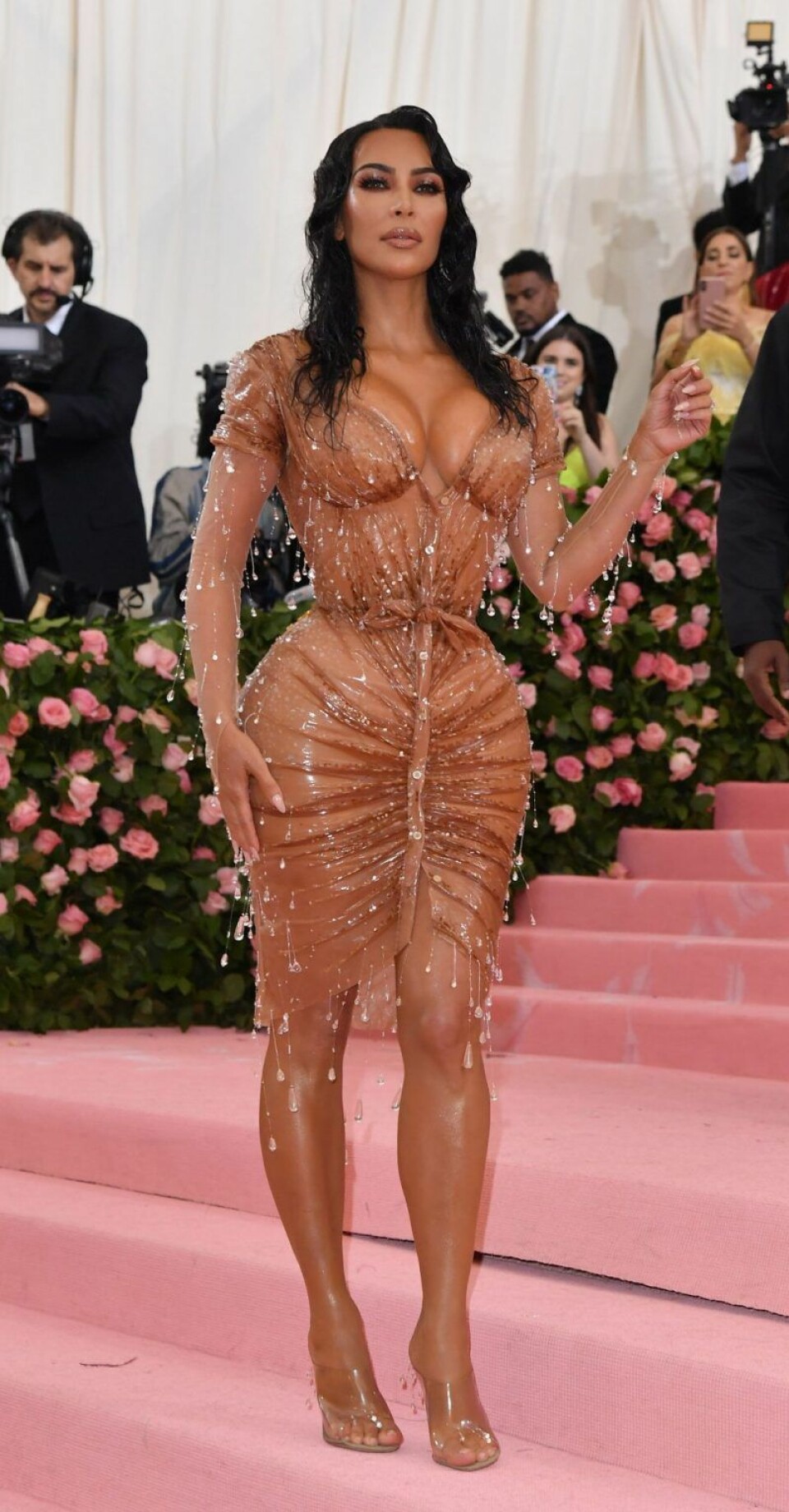 Kim Kardashian i en blöt kreation på Met-galan 2019. Kim Kardashian i en blöt kreation på Met-galan 2019.