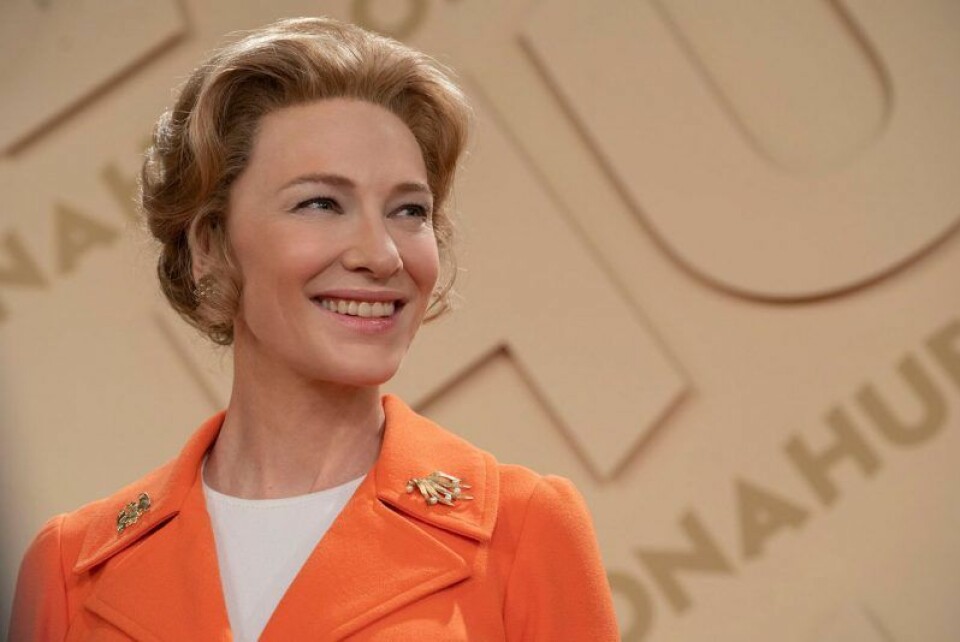 I Mrs. America spelar bland andra Cate Blanchett. I Mrs. America spelar bland andra Cate Blanchett.