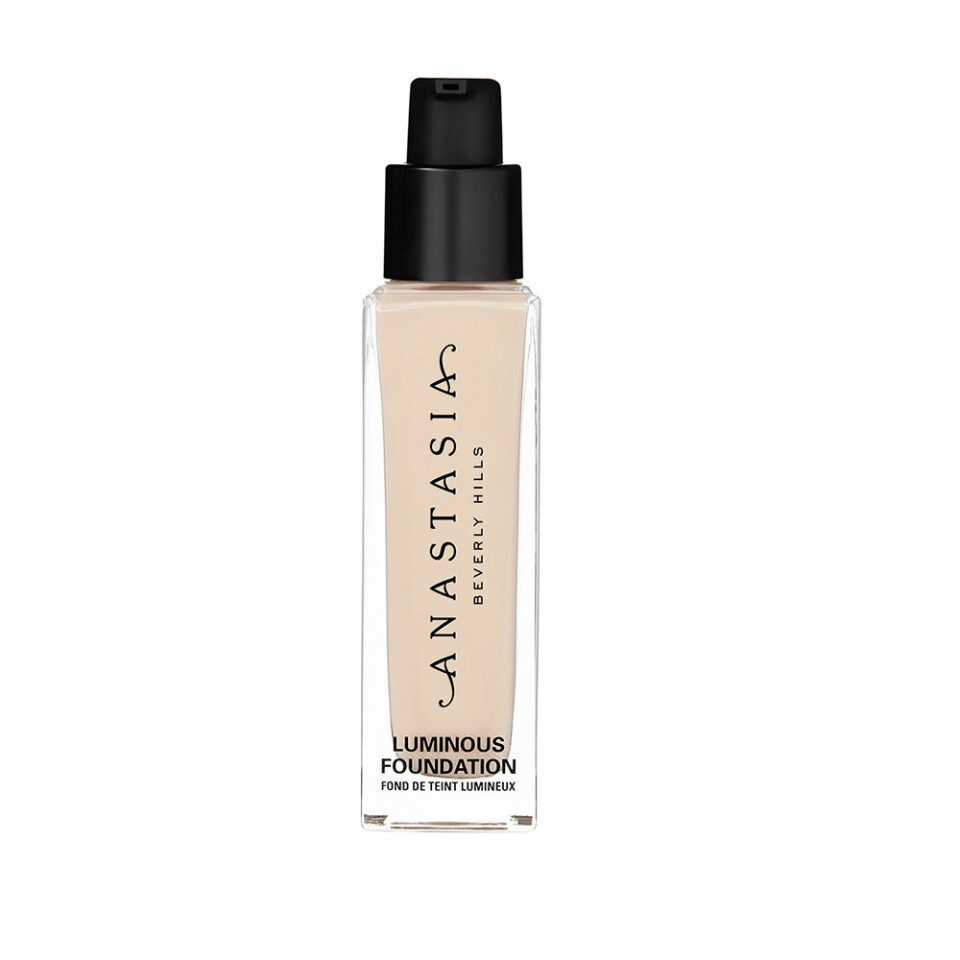 Inte bara beige – foundations i många nyanser