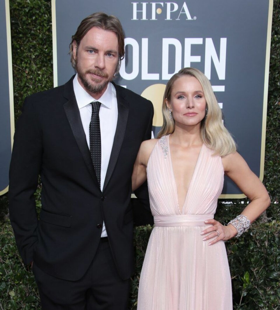 Kristen Bell och Dax Shepard arbetar båda som skådespelare. Kristen Bell och Dax Shepard arbetar båda som skådespelare.