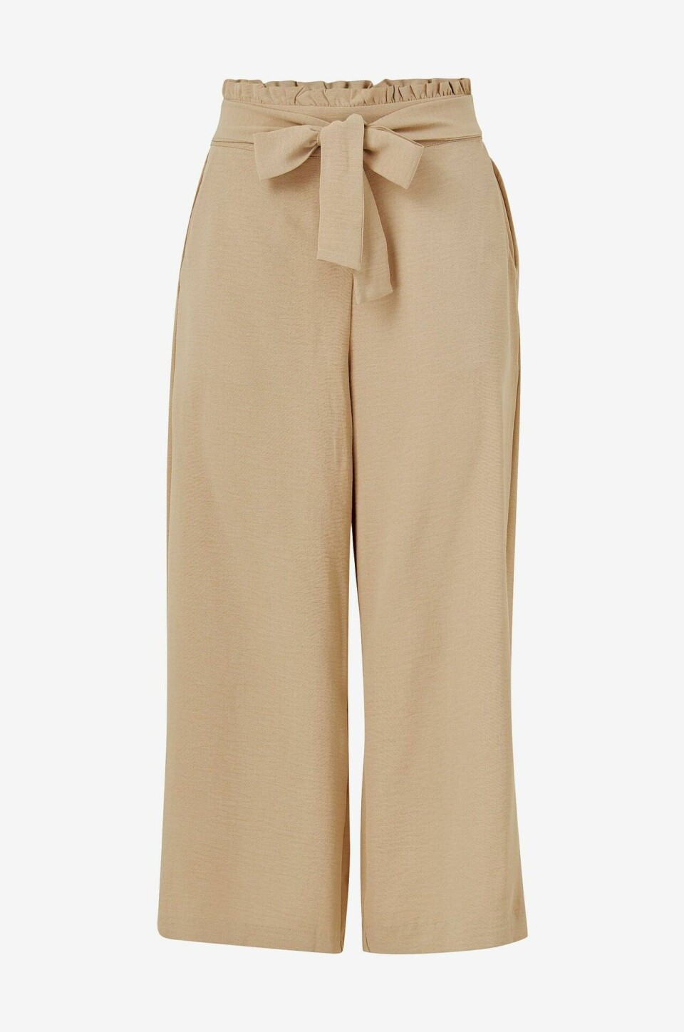 Reafynda! 12 riktigt fina sommarplagg i trendfärgen beige