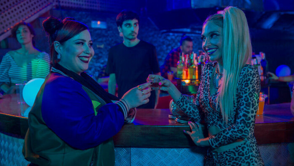 Samtliga avsnitt av One Way Or Another släpps på HBO den 22 juli. Samtliga avsnitt av One Way Or Another släpps på HBO den 22 juli.