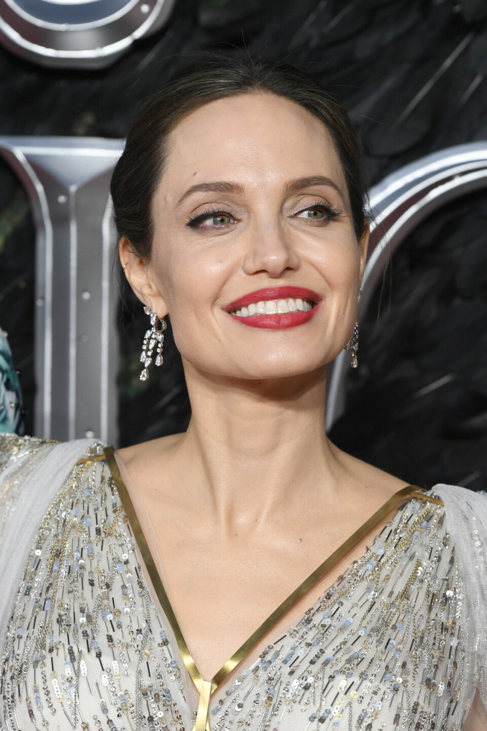 Vänsterhänte skådespelerskan Angelina Jolie. Vänsterhänte skådespelerskan Angelina Jolie.