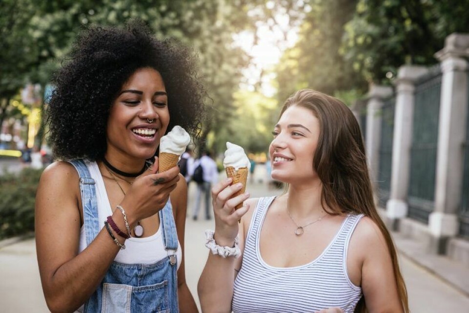Ska du ha semester hemma? Se till att skapa semesterkänsla genom att fixa extra fint eller göra aktiviteter som är nya för dig på hemmaplan. Ska du ha semester hemma? Se till att skapa semesterkänsla genom att fixa extra fint eller göra aktiviteter som är nya för dig på hemmaplan.