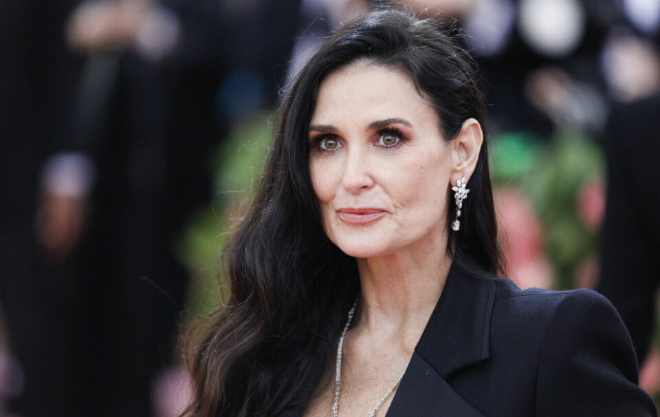 Du kan nu gissa vilken näve Demi Moore föredrar. Du kan nu gissa vilken näve Demi Moore föredrar.
