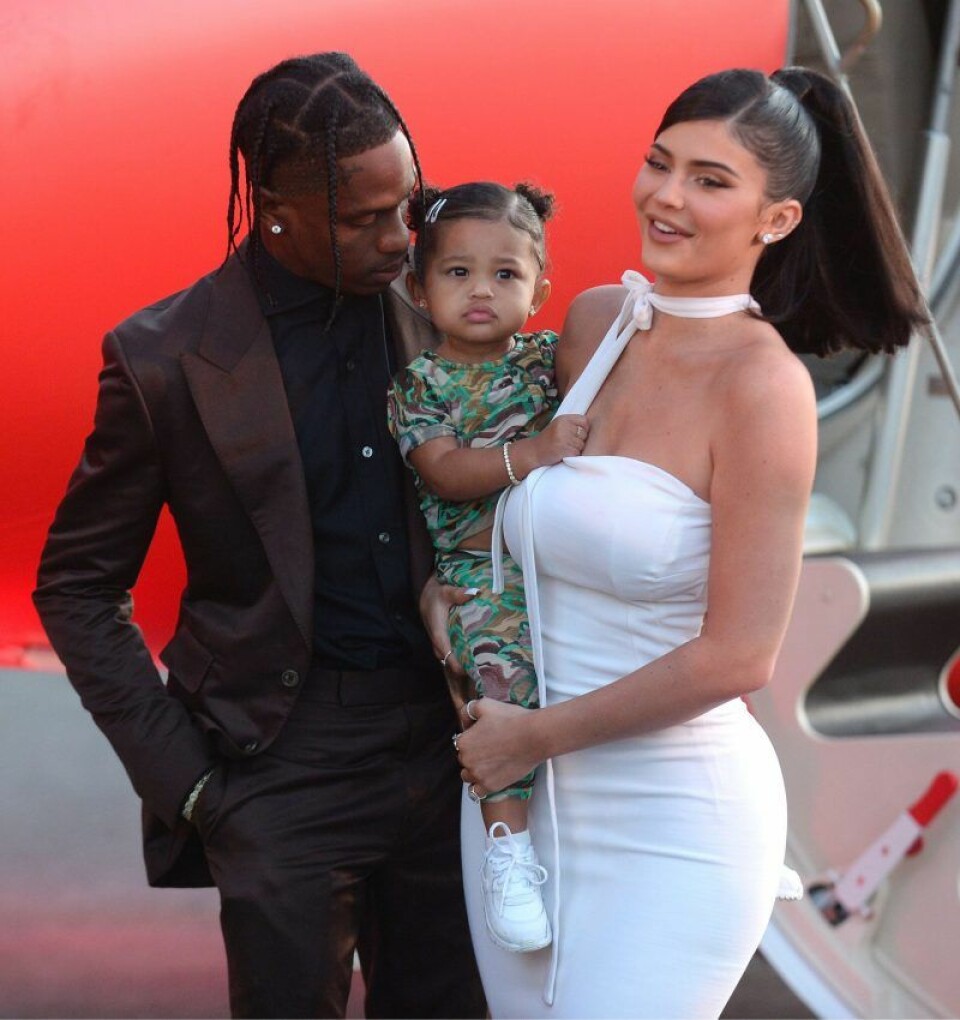 Travis Scott och Kylie Jenner med dottern Stormi Webster. Travis Scott och Kylie Jenner med dottern Stormi Webster.