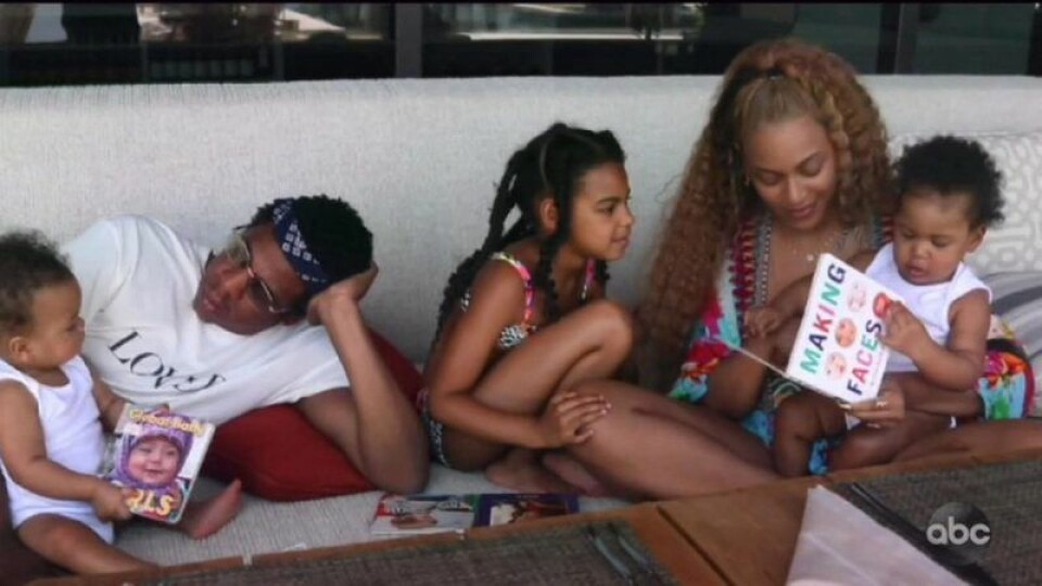 Beyoné och Jay Z valde Blue Ivy som namn till sitt första barn. Beyoné och Jay Z valde Blue Ivy som namn till sitt första barn.