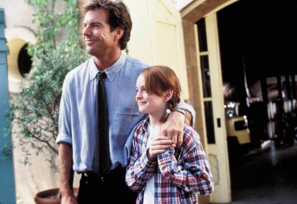 Dennis Quaid spelar tvillingarna pappa Nick. Dennis Quaid spelar tvillingarna pappa Nick.
