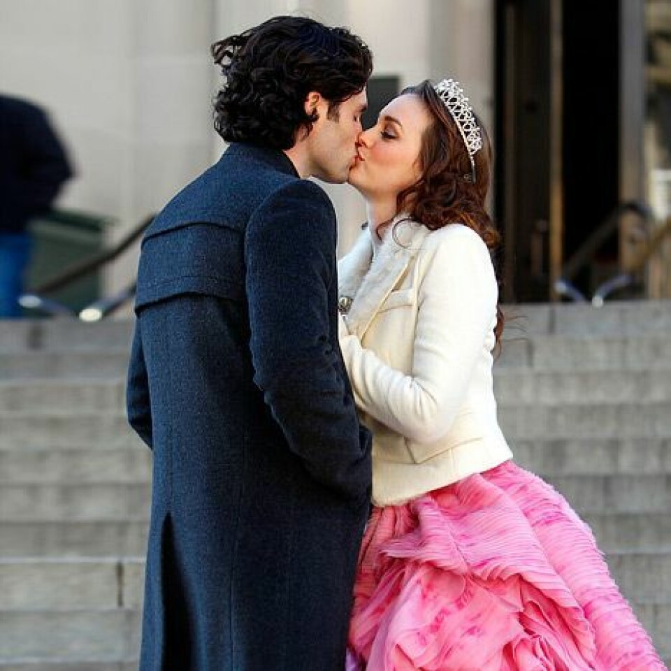 Dan och Blair är ihop ett litet tag i säsong sex av Gossip Girl. Dan och Blair är ihop ett litet tag i säsong sex av Gossip Girl.