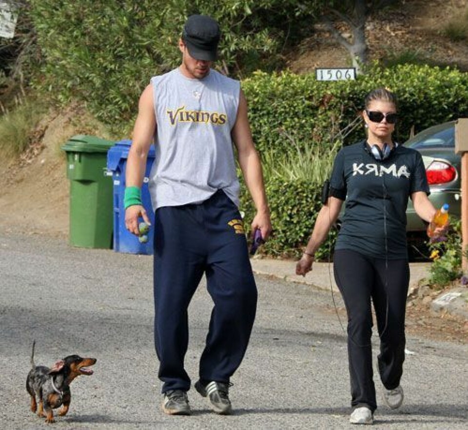 Ex-makarna Fergie och Josh Duhamel med sin tax Meatloaf. Ex-makarna Fergie och Josh Duhamel med sin tax Meatloaf.