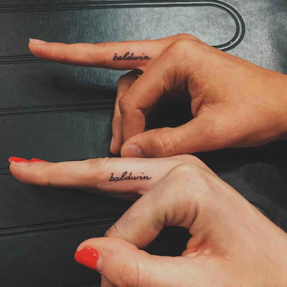 Kändisar med likadana tatueringar som en vän eller partner