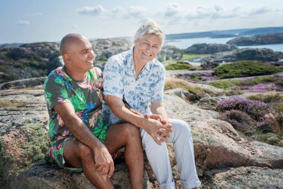 Följ med Lars och Junior till deras lantställe. Följ med Lars och Junior till deras lantställe.