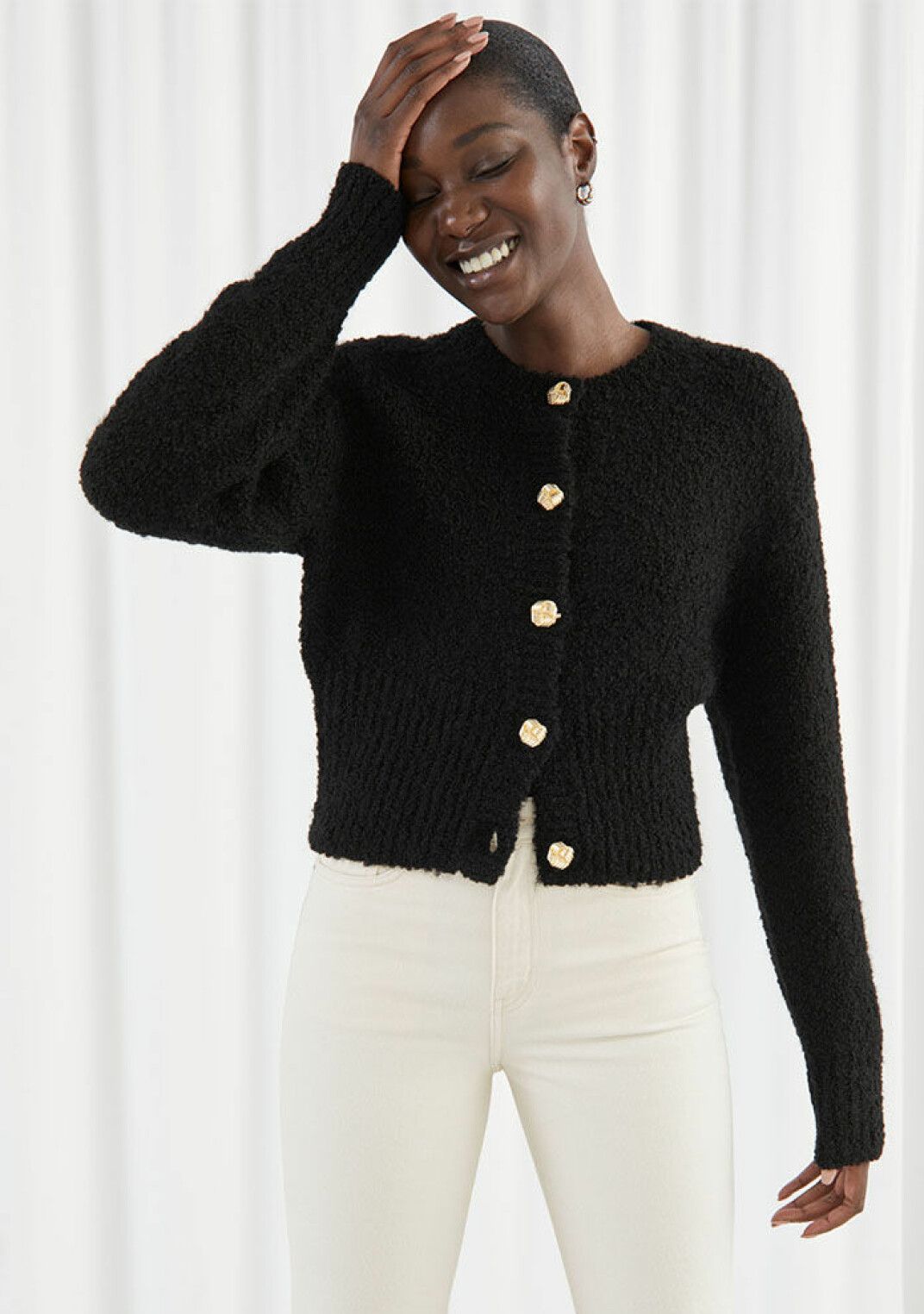 18 stickade tröjor till hösten med trendiga detaljer