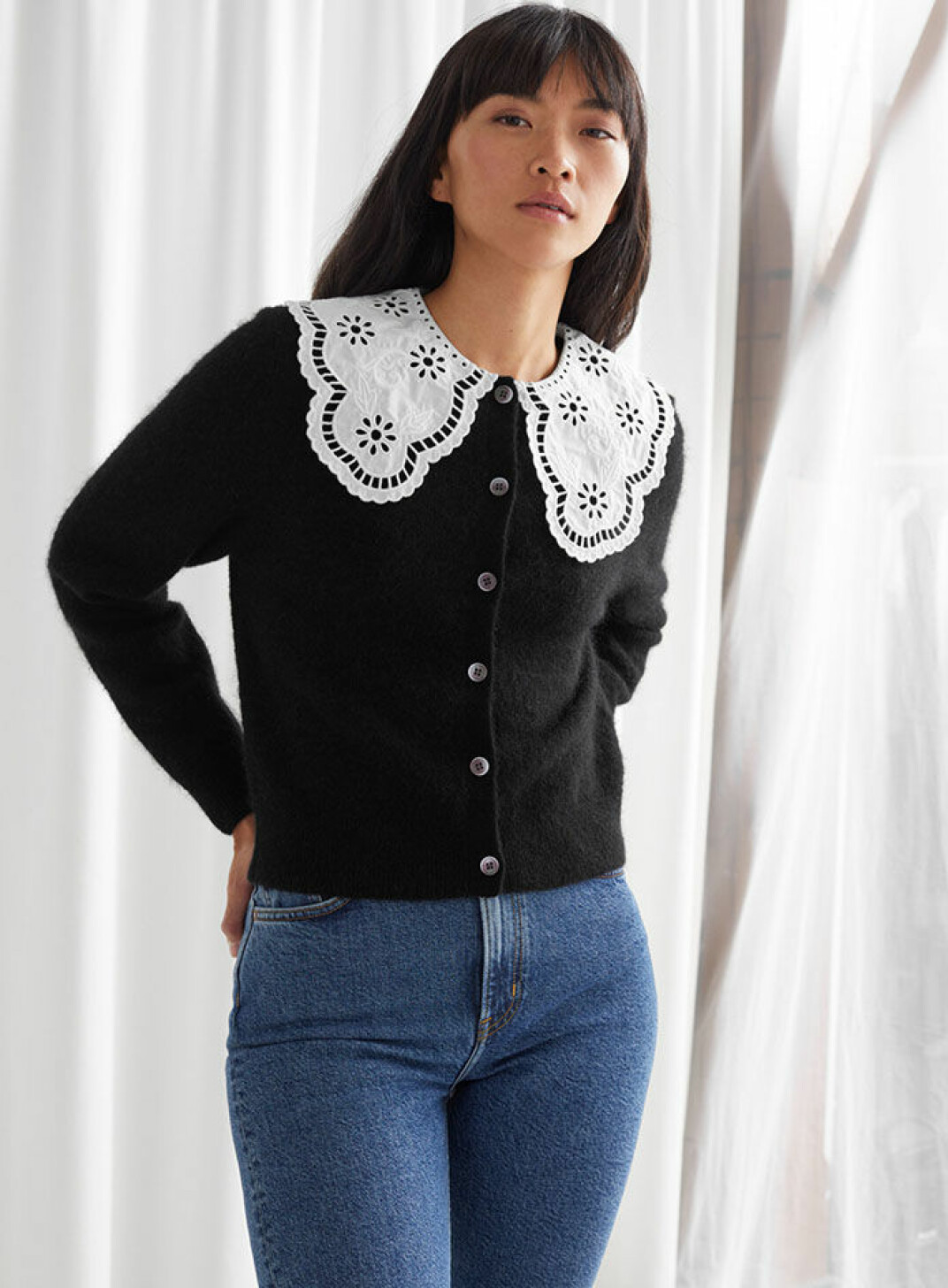 18 stickade tröjor till hösten med trendiga detaljer