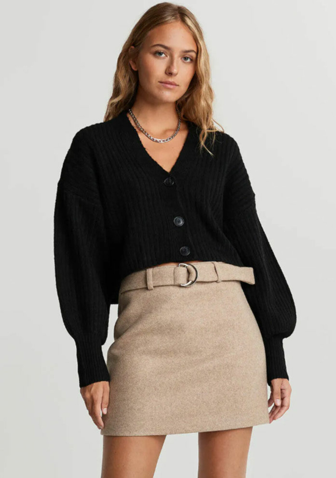 18 stickade tröjor till hösten med trendiga detaljer