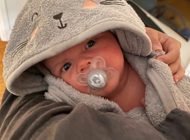 Hanna Perssons son Nisse är bara 1 månad gammal. Hanna Perssons son Nisse är bara 1 månad gammal.