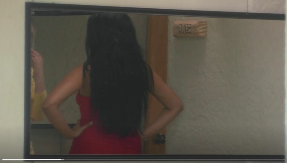 Lägg märke till skylten som just här råkar vara spegelvänd pga toamöte. Mitt realitytränade öga missar inget! Lägg märke till skylten som just här råkar vara spegelvänd pga toamöte. Mitt realitytränade öga missar inget!