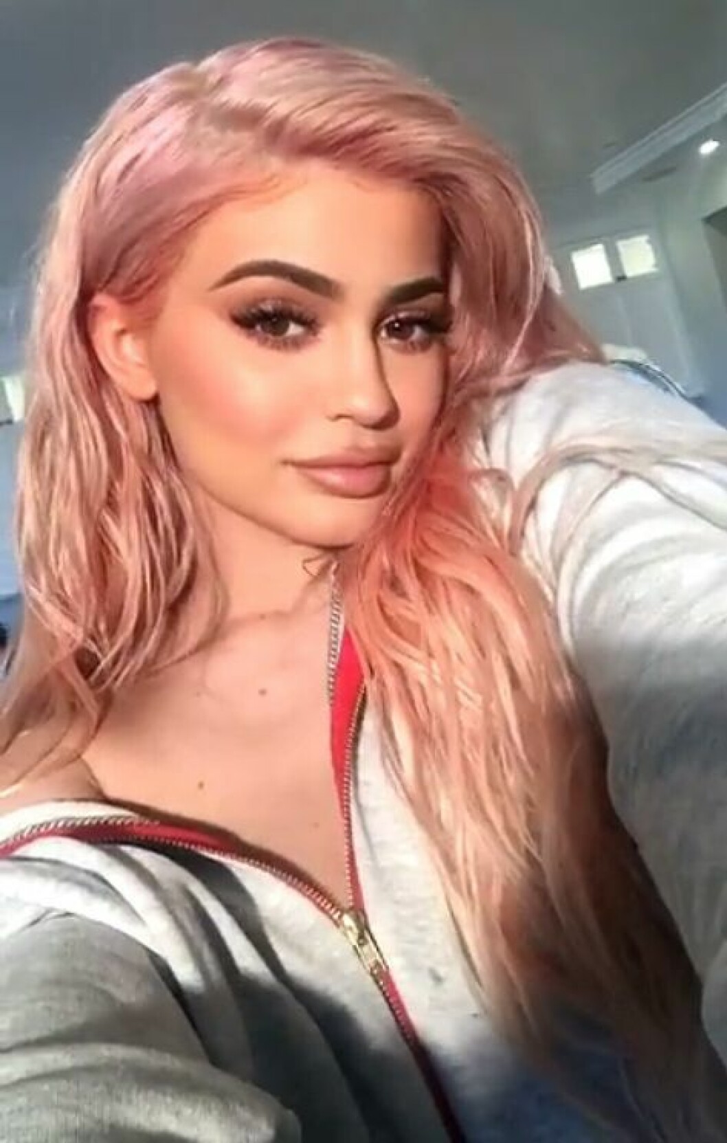 Kylie Jenner i rosa hår