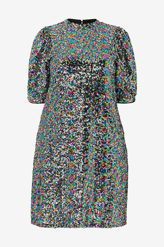 Kakan släpper festkollektion med Ellos – se alla plagg här