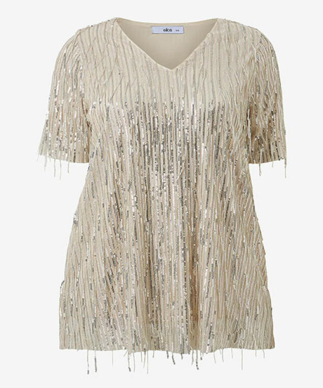 Kakan släpper festkollektion med Ellos – se alla plagg här