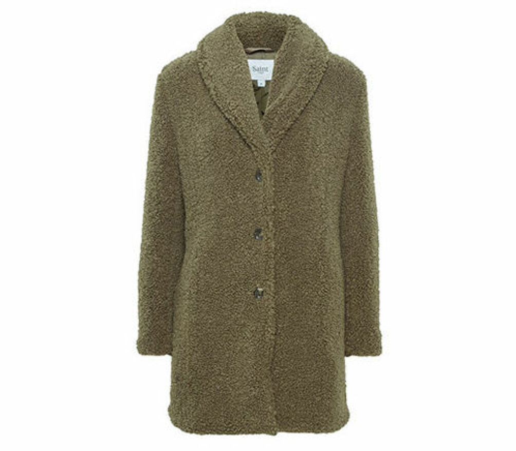 För dig som alltid fryser – teddyjackan är fortfarande lika het