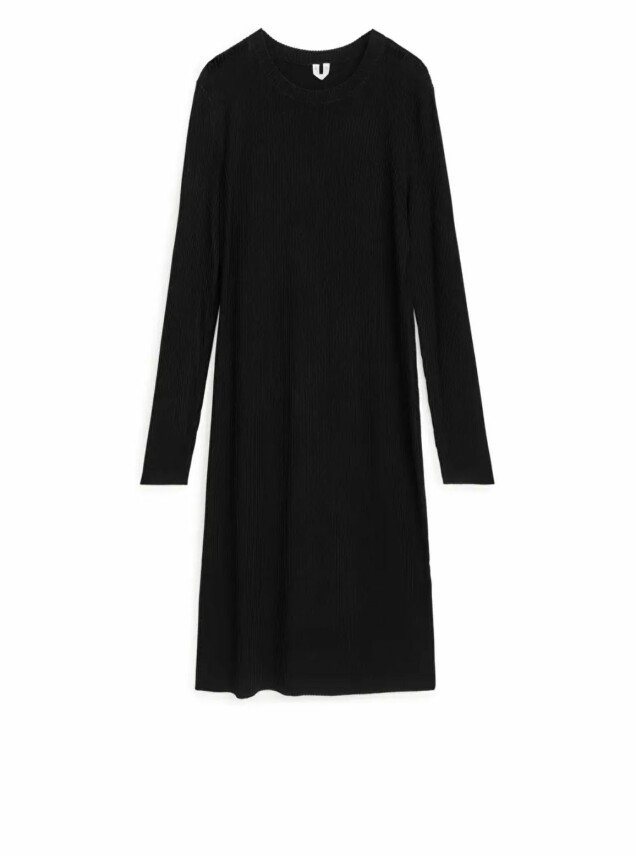 14 stickade klänningar i säsongens trendigaste nyanser