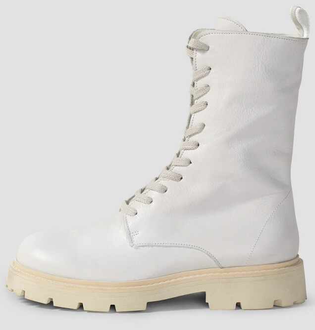 I vår bär vi chunky boots i ljusa nyanser – 11 köp