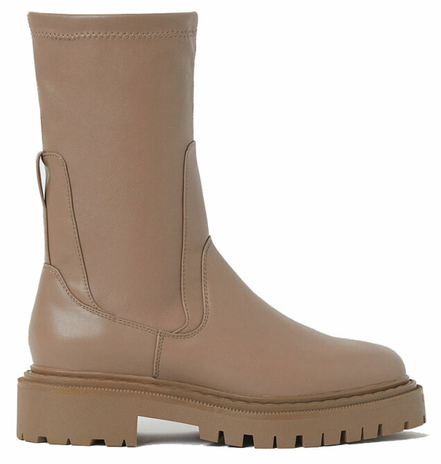 I vår bär vi chunky boots i ljusa nyanser – 11 köp