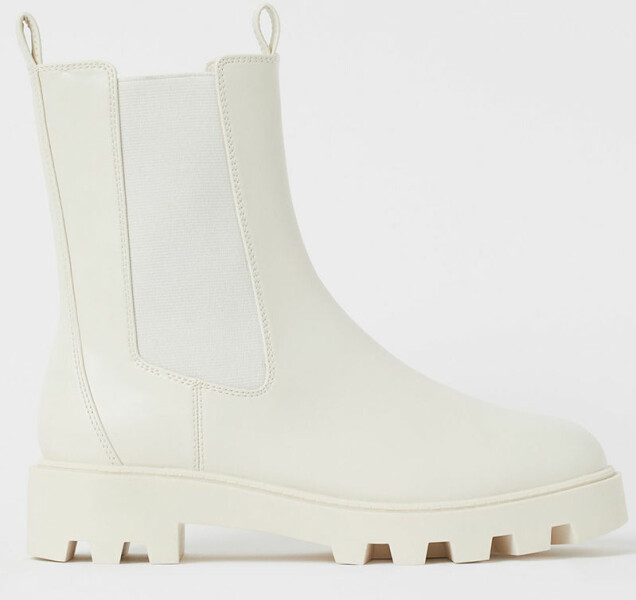 I vår bär vi chunky boots i ljusa nyanser – 11 köp