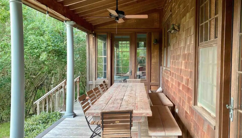 Nu kan du hyra strandhuset från The Undoing på Airbnb!