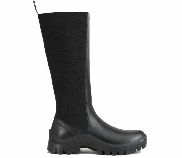 I vinter bär vi chunky boots med högt skaft