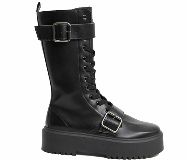 I vinter bär vi chunky boots med högt skaft