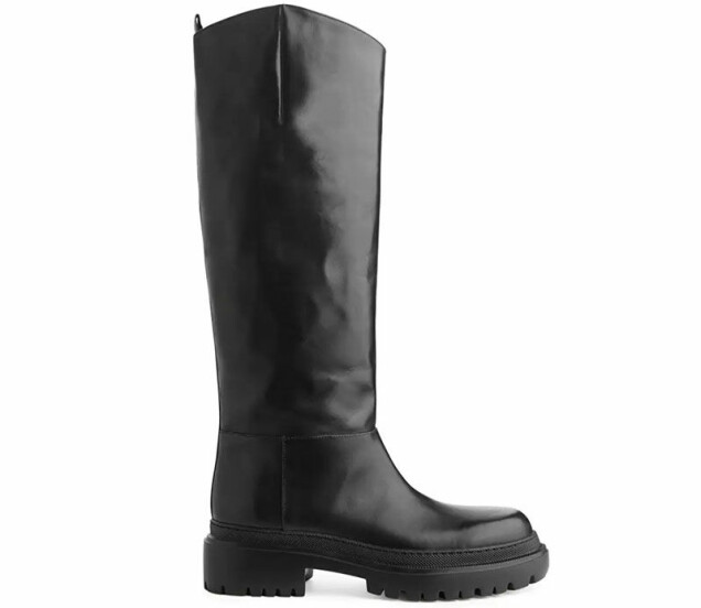 I vinter bär vi chunky boots med högt skaft