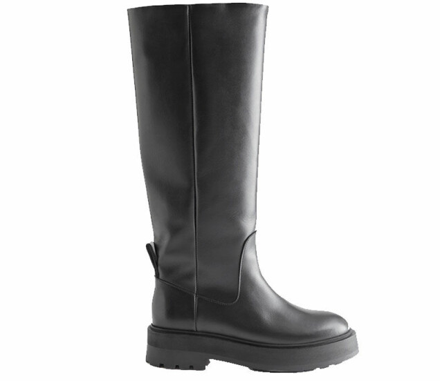 I vinter bär vi chunky boots med högt skaft