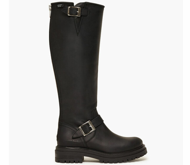 I vinter bär vi chunky boots med högt skaft