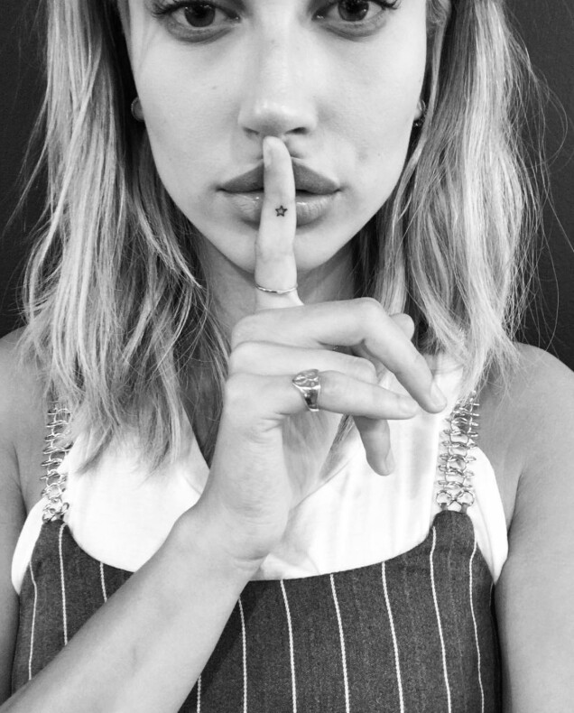 Hailey Biebers mini-tatueringar och deras betydelse